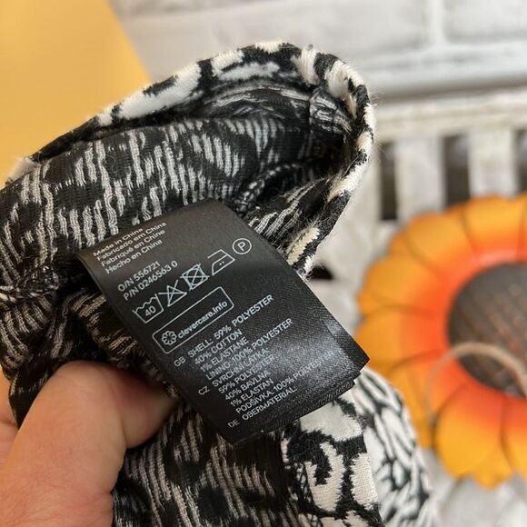 H&M Black & White Fit & Flare Short Sleeve Dress Size 6 Medium - Picture 7 of 7